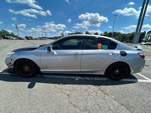 Used 2017 Honda Accord EX image 5