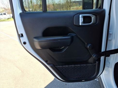 Used 2022 Jeep Wrangler Unlimited Willys image 25