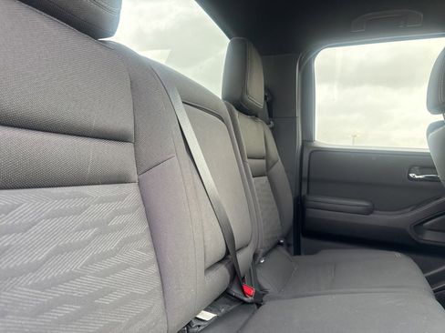 Certified 2023 Nissan Frontier SV w/ Midnight Edition Package RWD image 33