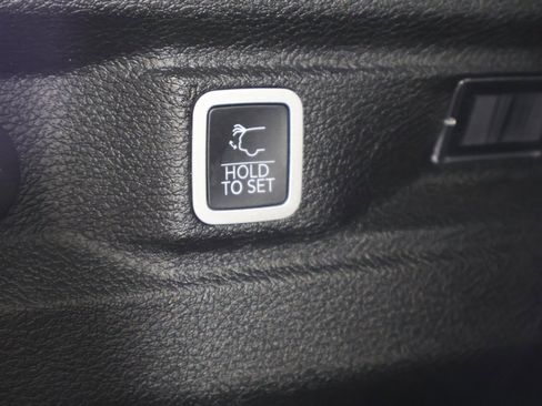 Used 2023 Jeep Grand Cherokee L Limited w/ Luxury Tech Group II image 24