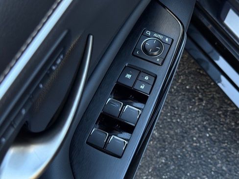 Certified 2025 Lexus ES 300h w/ Premium Package image 28