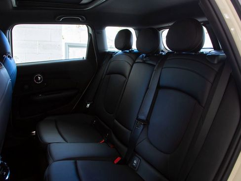 Used 2017 MINI Cooper Clubman image 17