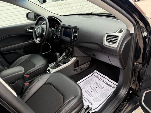 Used 2021 Jeep Compass Latitude w/ Convenience Group image 19