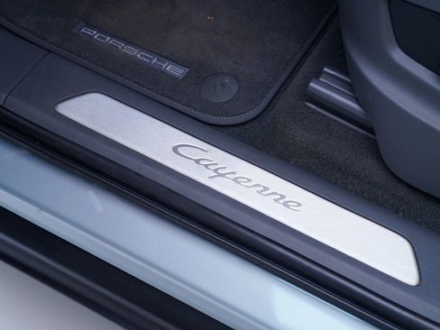 Used 2022 Porsche Cayenne image 14
