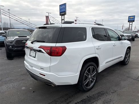 Used 2019 GMC Acadia Denali image 4