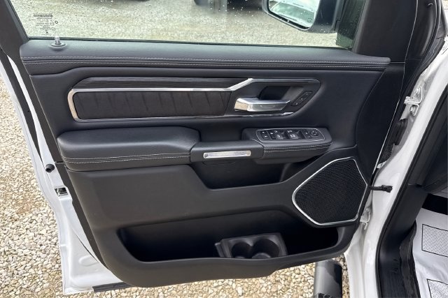 Used 2024 RAM 1500 Laramie AWD/4WD image 19