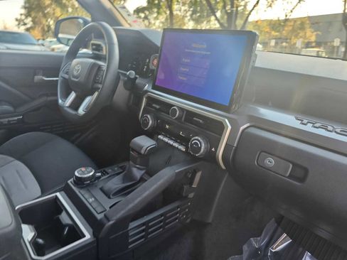 Used 2024 Toyota Tacoma TRD Off-Road image 13