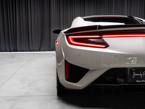 Used 2017 Acura NSX AWD/4WD image 38
