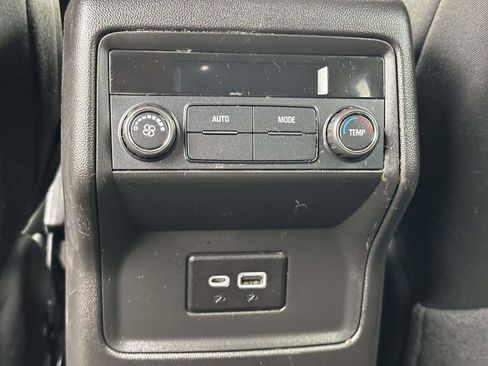 Used 2023 GMC Acadia SLE AWD/4WD image 16