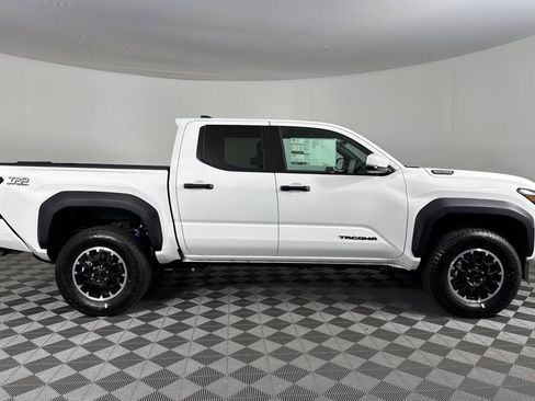 New 2025 Toyota Tacoma TRD Off-Road image 3
