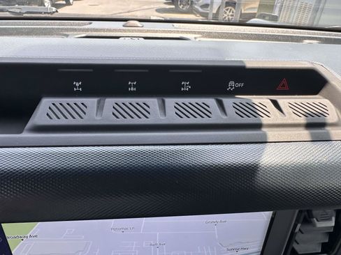 Used 2023 Ford Bronco Outer Banks w/ Sasquatch Package AWD/4WD image 21