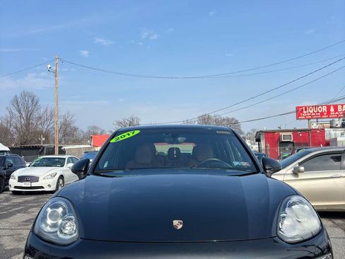 Used 2017 Porsche Cayenne Platinum Edition image 5