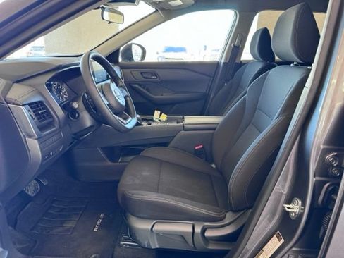 Used 2024 Nissan Rogue S FWD image 8