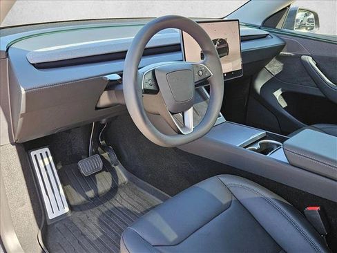 Used 2026 Tesla Model Y Long Range AWD/4WD image 10