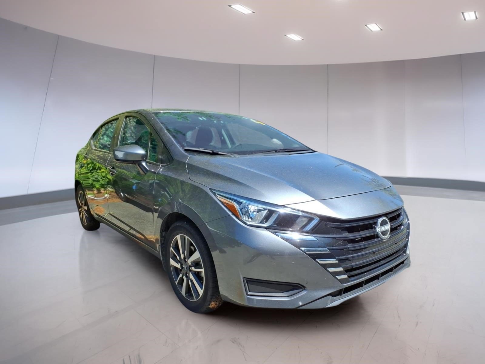 Used 2024 Nissan Versa SV w/ Trunk Package FWD image 1