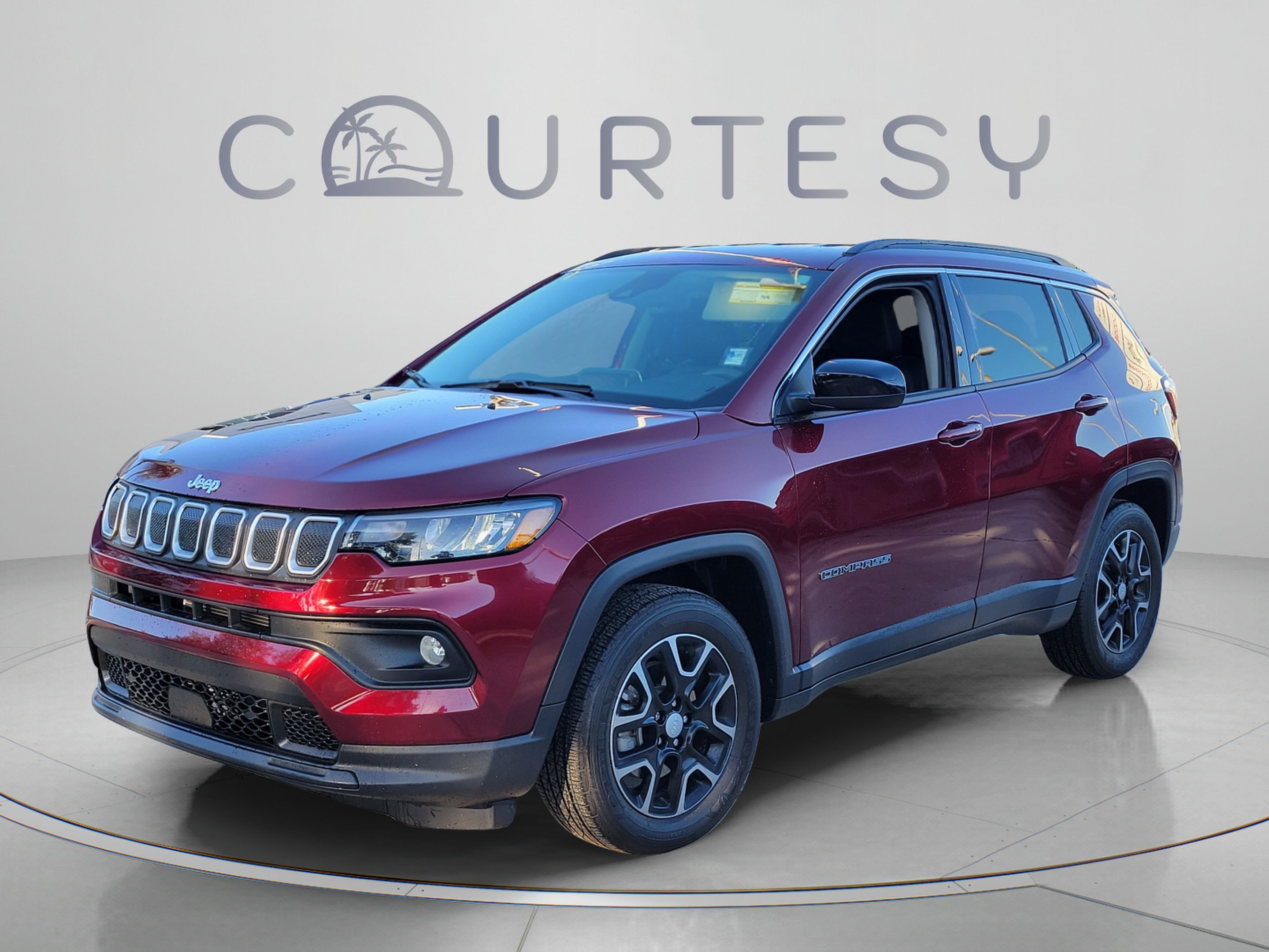 Used 2022 Jeep Compass Latitude FWD image 1