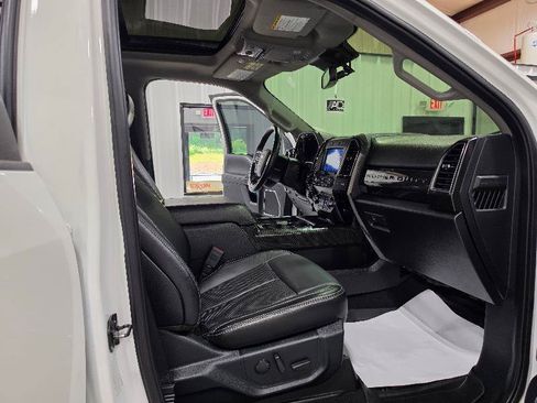 Used 2020 Ford F250 Lariat w/ Lariat Ultimate Package AWD/4WD image 19
