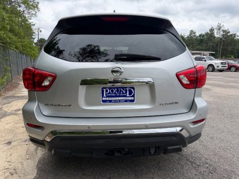 Used 2019 Nissan Pathfinder Platinum FWD image 4