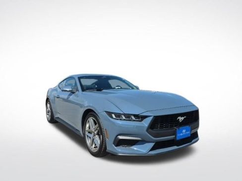 Used 2024 Ford Mustang Coupe RWD image 3