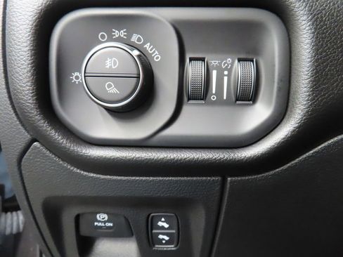 Used 2023 RAM 1500 Laramie AWD/4WD image 48