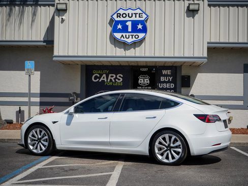 Used 2019 Tesla Model 3 Standard Range Plus image 5