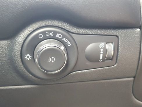 Used 2023 Dodge Durango GT image 28