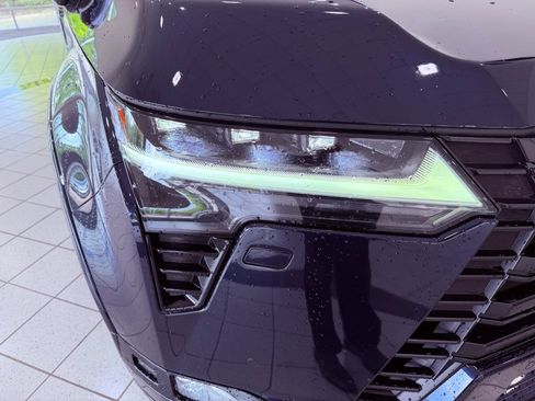 Used 2024 Lexus GX 550 w/ Accessory Package (2T) AWD/4WD image 19