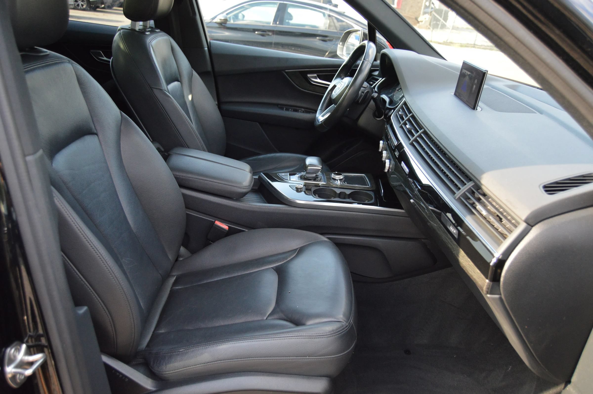Used 2018 Audi Q7 3.0T Premium AWD/4WD image 23