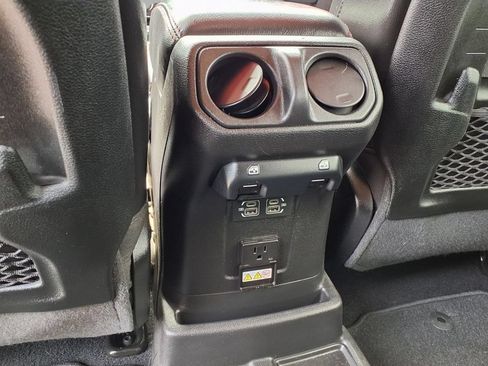 Certified 2022 Jeep Wrangler Unlimited Rubicon w/ Cold Weather Group AWD/4WD image 23