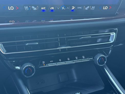 New 2026 Chevrolet Traverse RS w/ LPO, Floor Liner Package image 24