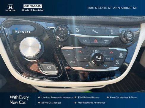 Used 2019 Chrysler Pacifica Limited FWD image 21