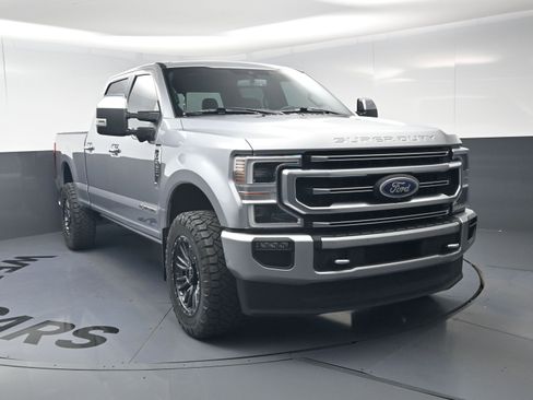 Used 2022 Ford F250 Platinum w/ FX4 Off-Road Package AWD/4WD image 3