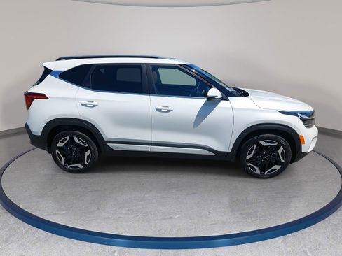 Used 2024 Kia Seltos SX w/ SX Sunroof Package AWD/4WD image 4