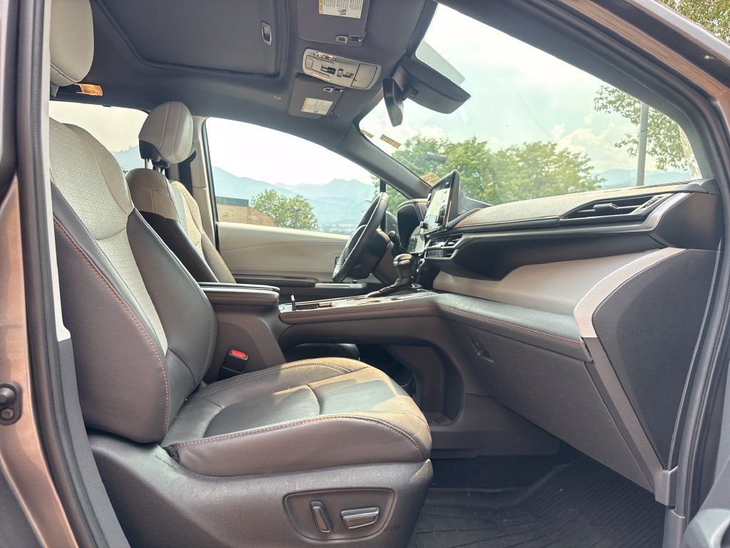Used 2022 Toyota Sienna XSE w/ XSE Plus Package FWD image 28