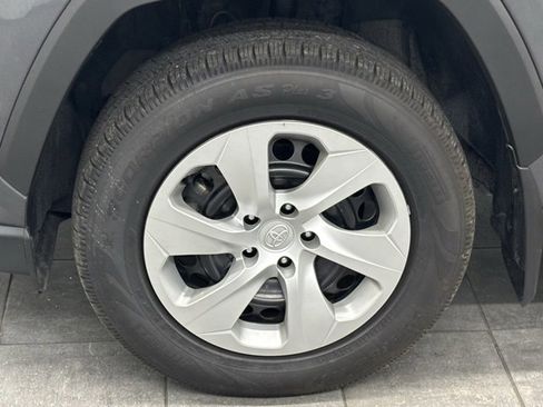 Used 2021 Toyota RAV4 LE image 6