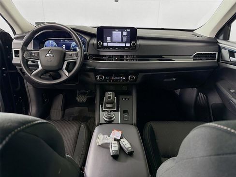 Used 2025 Mitsubishi Outlander ES AWD/4WD image 21