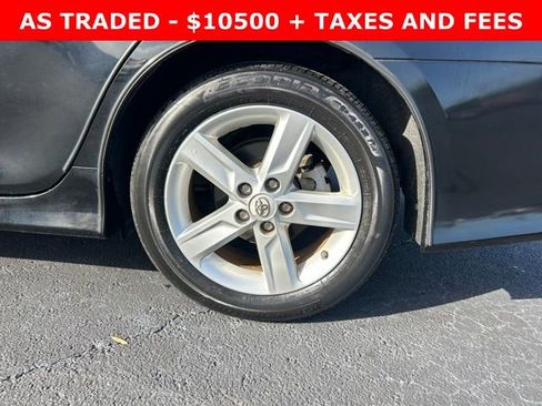 Used 2014 Toyota Camry SE image 10