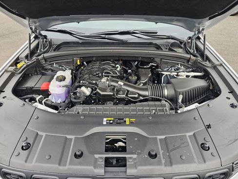 New 2025 Jeep Grand Cherokee L Altitude image 9