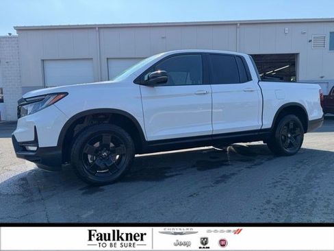 Used 2025 Honda Ridgeline Black Edition image 1