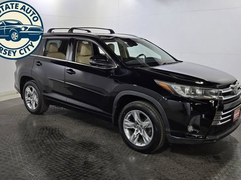 Used 2017 Toyota Highlander Limited w/ Protection Package #3 AWD/4WD image 9