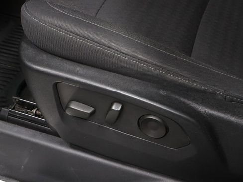 Used 2022 Chevrolet Silverado 1500 LT image 25