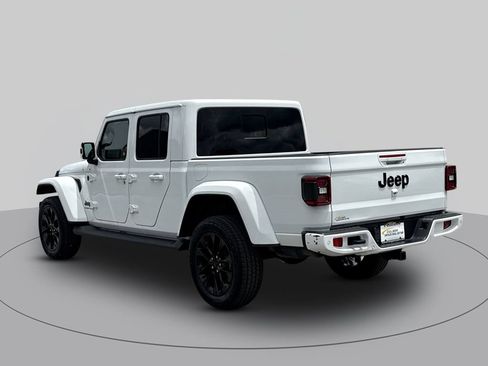 Used 2021 Jeep Gladiator Overland AWD/4WD image 5