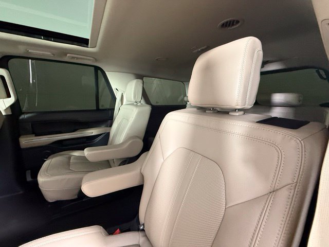 Used 2022 Ford Expedition Limited RWD image 26