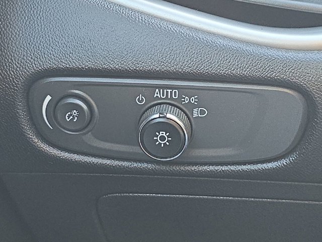 Used 2022 Chevrolet Malibu LS FWD image 17