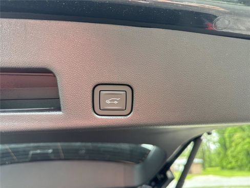 New 2026 GMC Acadia Elevation w/ Elevation Premium Package FWD image 34