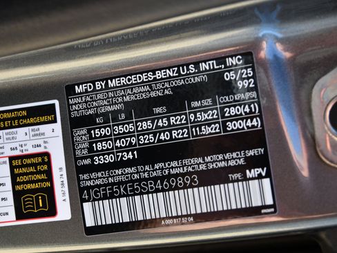 Used 2025 Mercedes-Benz GLS 450 4MATIC image 52