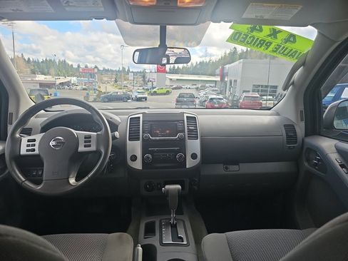 Used 2017 Nissan Frontier SV AWD/4WD image 17