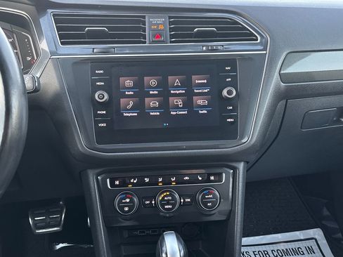 Used 2020 Volkswagen Tiguan SEL Premium R-Line image 22