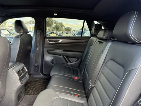 Used 2024 Volkswagen Atlas Cross Sport SEL image 13