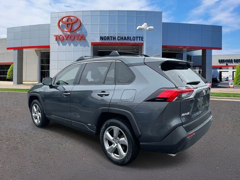 Used 2021 Toyota RAV4 XLE Premium AWD/4WD image 4